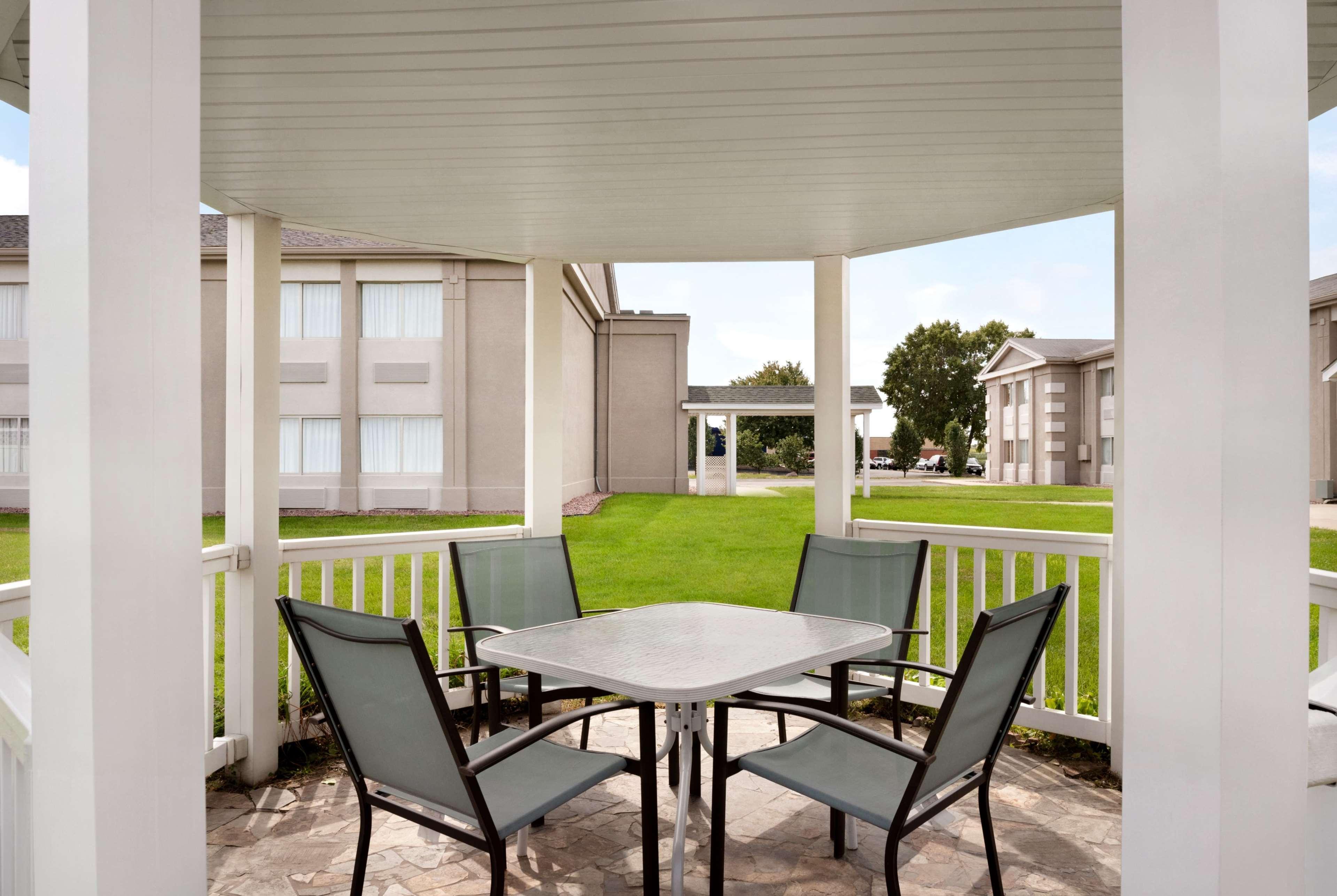 Hotel Super 8 By Wyndham Des Moines Exterior foto