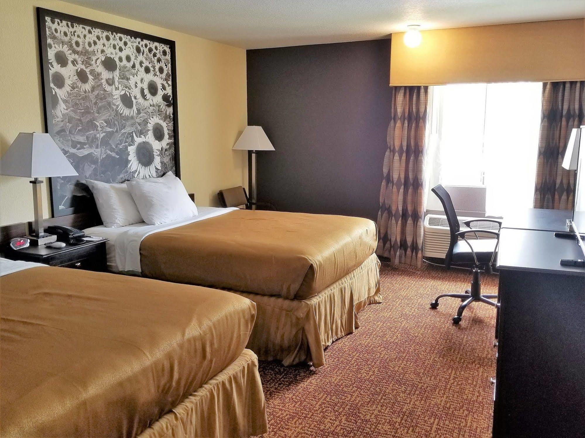 Hotel Super 8 By Wyndham Des Moines Exterior foto